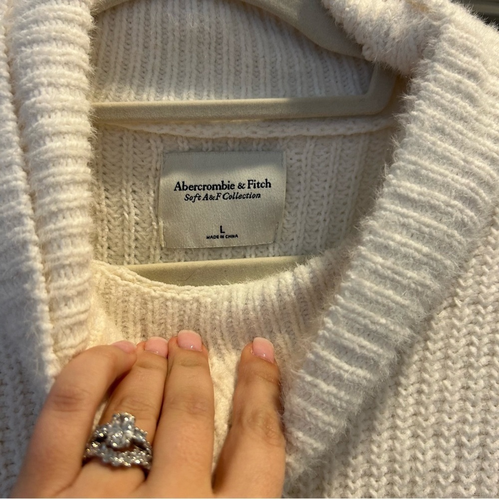 Abercrombie & Fitch Soft A&F Collection Cream Ribbed Turtleneck Sweater - Picture 5 of 6